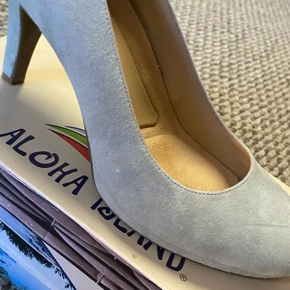 Shoes - Picture 5 of 6